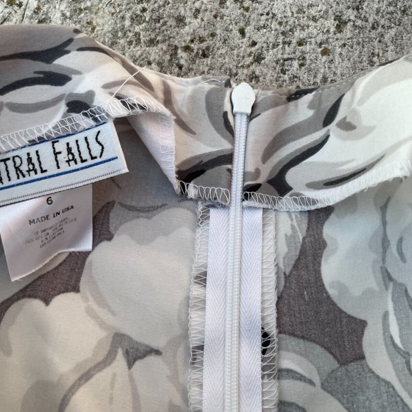 Central Falls Women Pant White/Black Floral Print Pant Size 6 Made USA - Picture 6 of 9